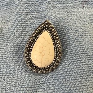 Paparazzi white stone ring